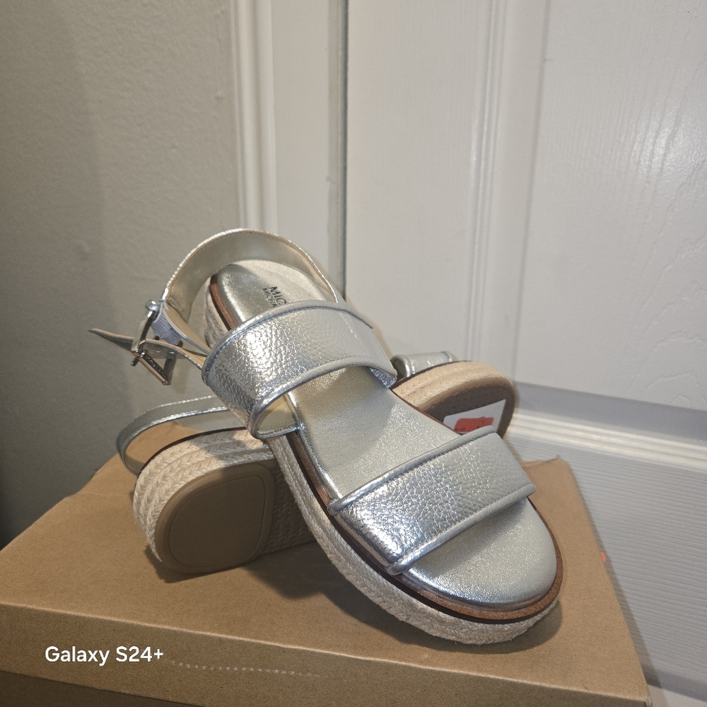 Michael Kors Sandals - Picture 4 of 9